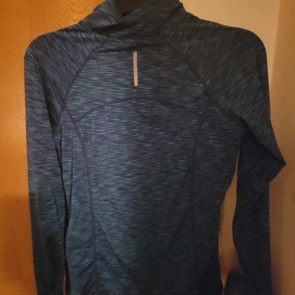 Children's Reebok pull over jacket - Picture 6 of 7